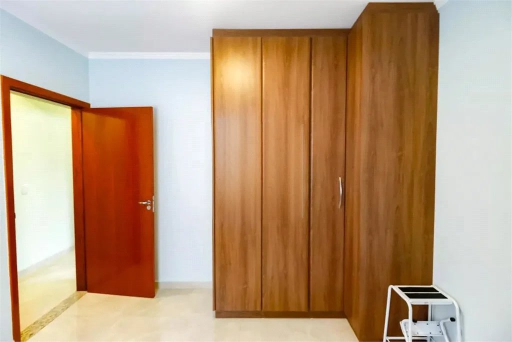 Sobrado à venda com 4 quartos, sendo 1 suíte, em Vila Sônia, São Paulo, SP
