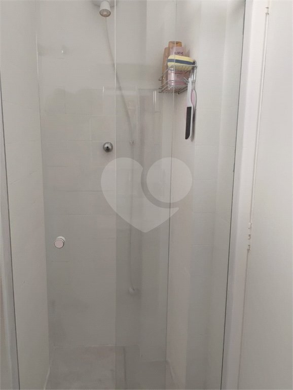 Vende-se apartamento no Jardim Aeroporto com 03 dormitórios
