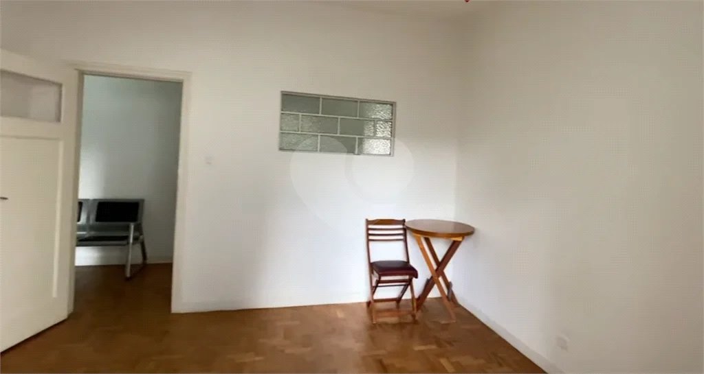 Apartamento 2 dormitorios, sala, cozinha sem vaga ,no bairro Republica