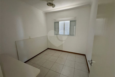 Casa á venda, com 3 dormitórios, no bairro Planalto paraíso em São Carlos.