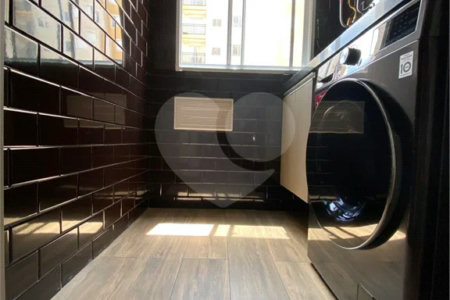 EXCELENTE APARTAMENTO Localizado no bairro do Bom Retiro próximo à Avenida Santos Dumont, com acesso