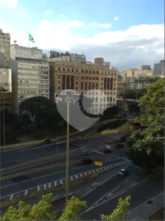 Studio / Kitnet No Centro em Frente ao Metrô