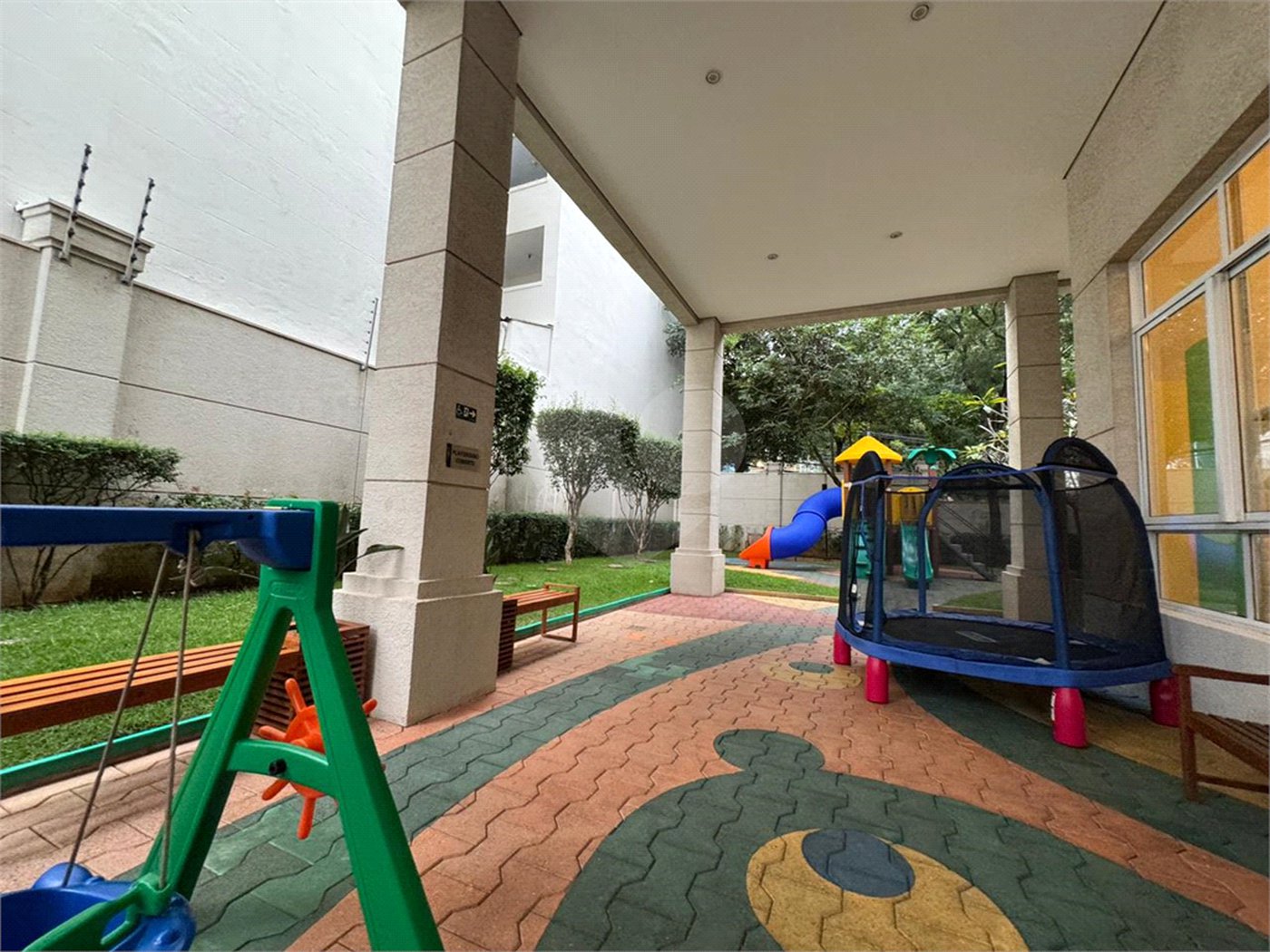 Santana Alto Padrão/Porteira Fechada, Apto. 260 m² 4 Suítes, 5 vagas 2 depósitos privativos