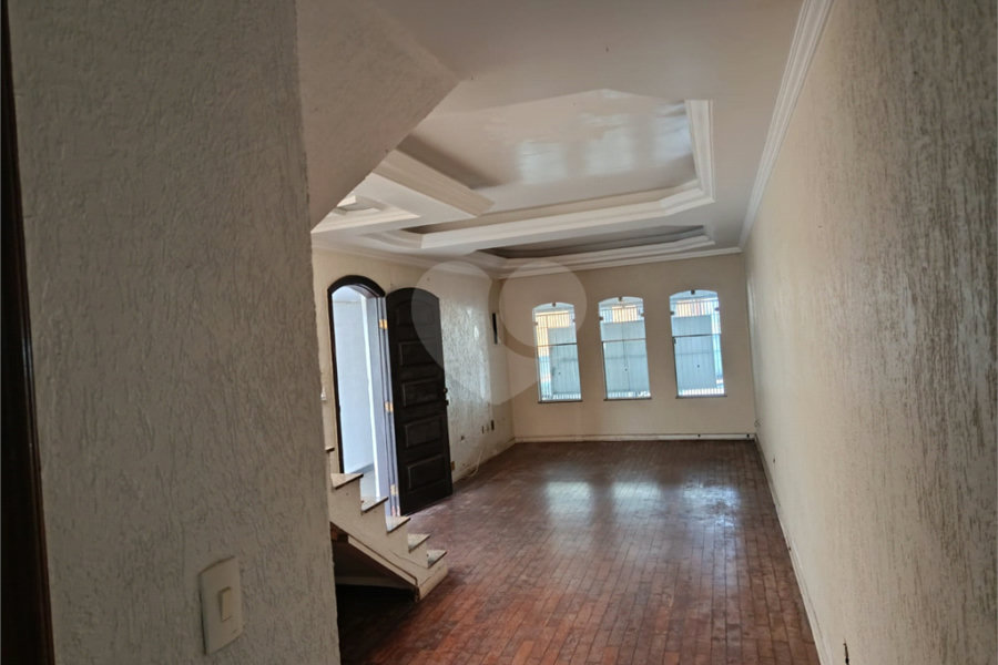 Oportunidade! Sobrado 3 Dorms/ 1 Suíte e 2 Vagas