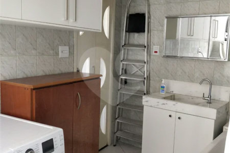 Apartamento e Sala Comercial no centro de São Paulo.