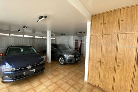 Casa Térrea com 3 suítes, sendo 1 suíte master.