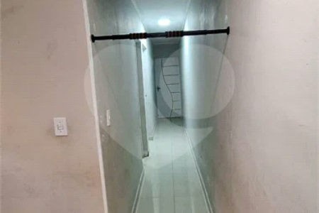 Casa de 2 quartos em Rua Orange, Vila Luzita, Santo André - Venda!