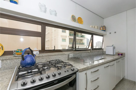Apartamento de 233 m² à venda em Higienópolis com 4 dormitórios.