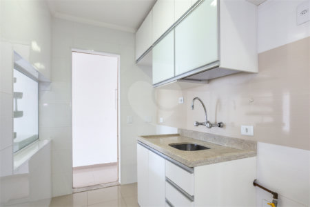 Cobertura Duplex com 96m2 em Moema - Venda e Locação - 02 Dorm Sendo 01 Suíte e 02 Vagas
