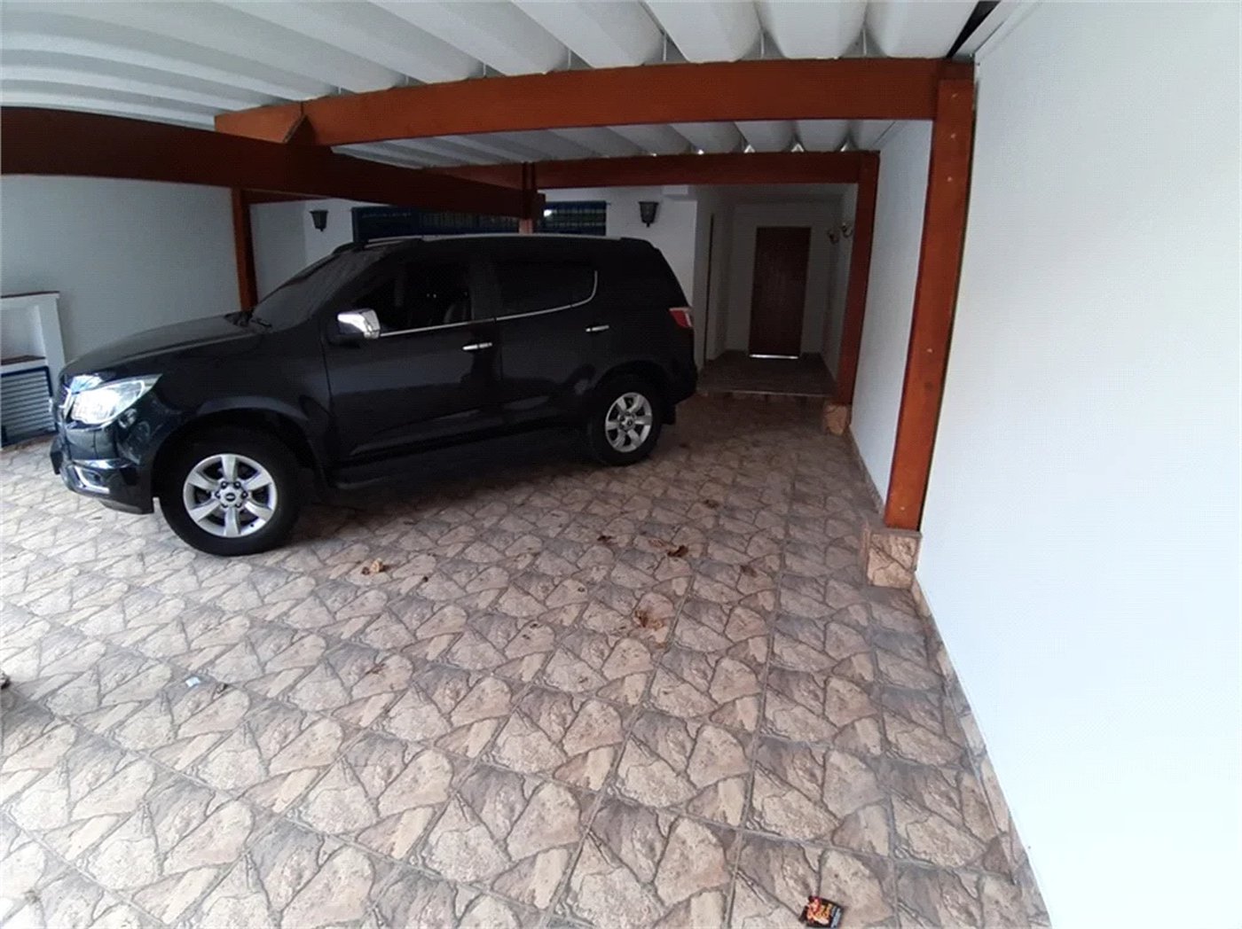 Sobrado à venda com 4 quartos, sendo 1 suíte, em Vila Gomes, São Paulo, SP