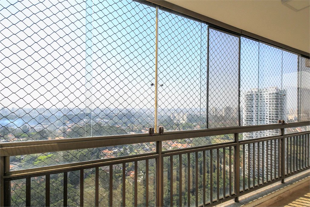 Apartamento locação Alto da Boa Vista próximo Jardim Marajoara.