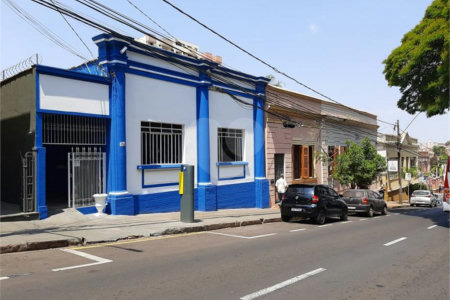 Casa Comercial no Centro.