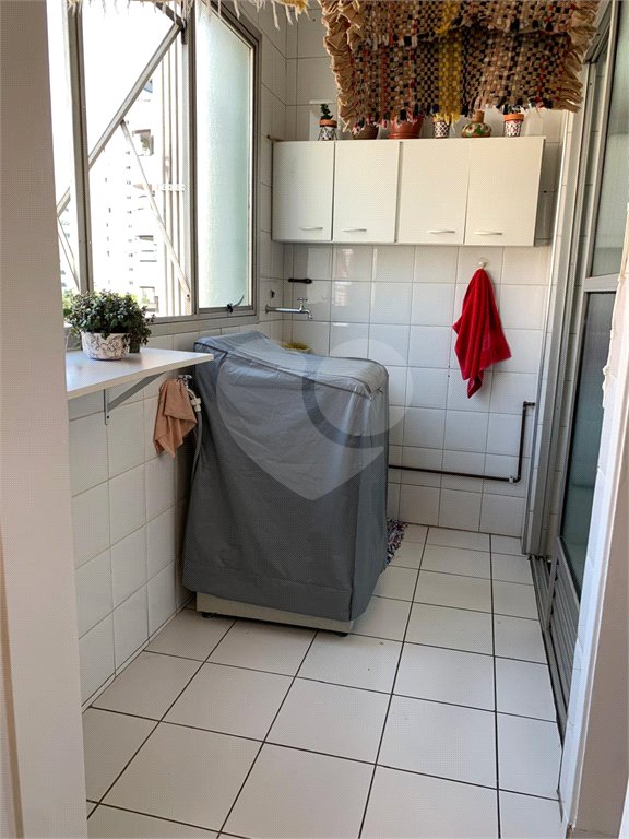 EXCELENTE APARTAMENTO 3DRMS 1STE - AREJADO E ILUMINADO NATURALMENTE