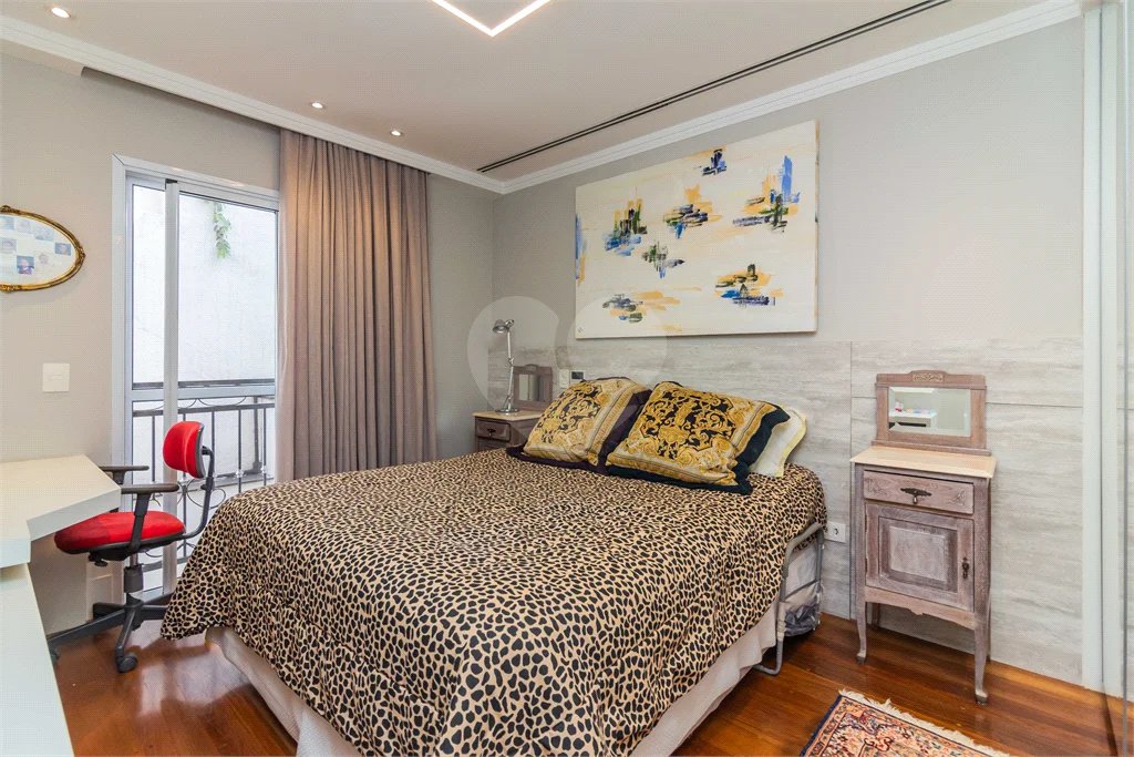 Casa em condomínio, 4 suites, piscina privativa no Jd. Floresta - zona norte - SP.