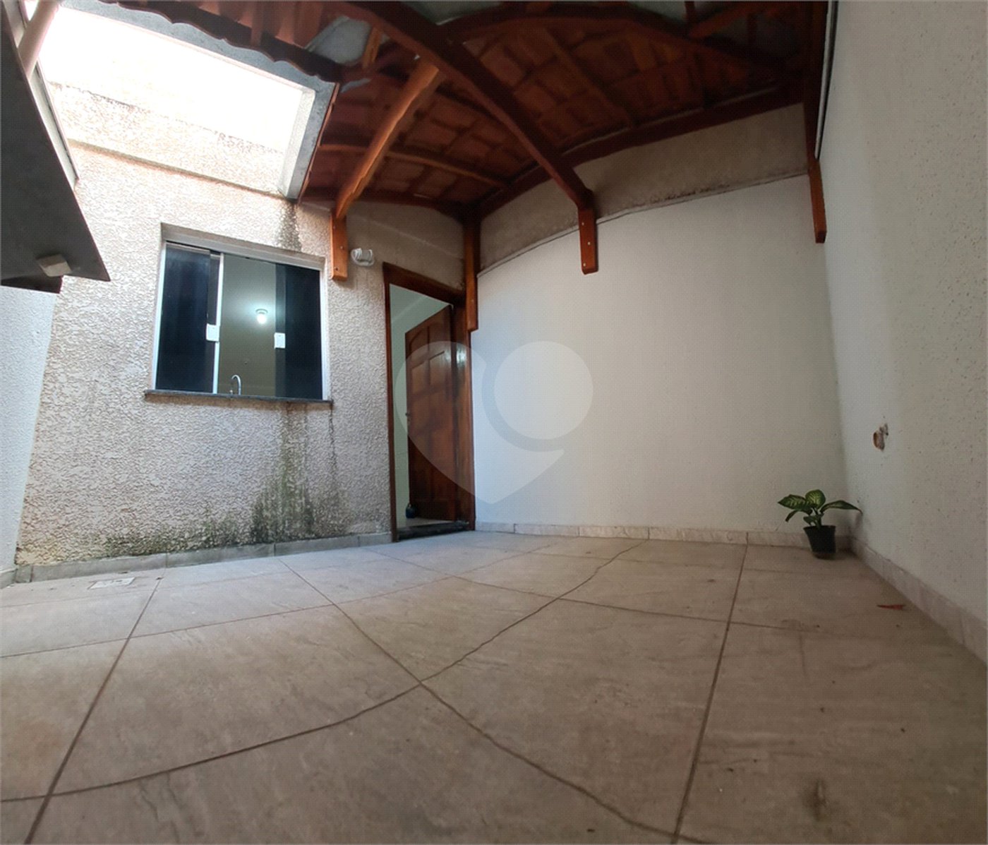 Sobrado novo de 3 quartos, 1 suíte, com 100 m², 2 vagas de garagem à venda no Jardim Eliane SP