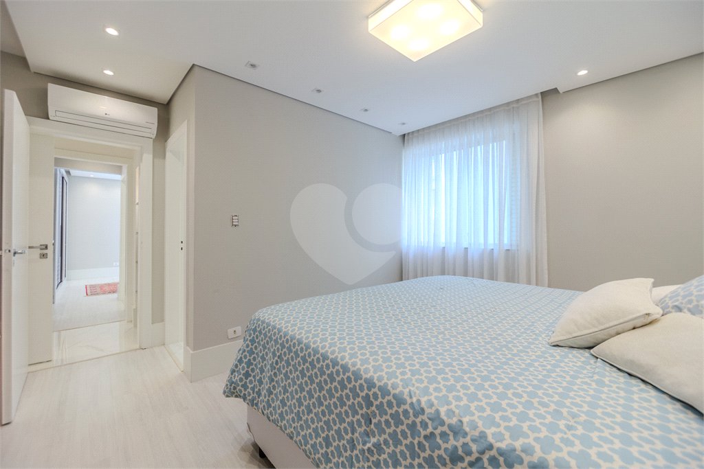 Apartamento à venda com 2 quartos e 3o reversível, no Baixo Jardins