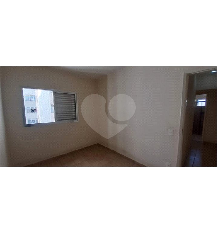 Apartamento - Bom Retiro - 3 dormitórios - 1 banheiro - 1 sala - 1 cozinha