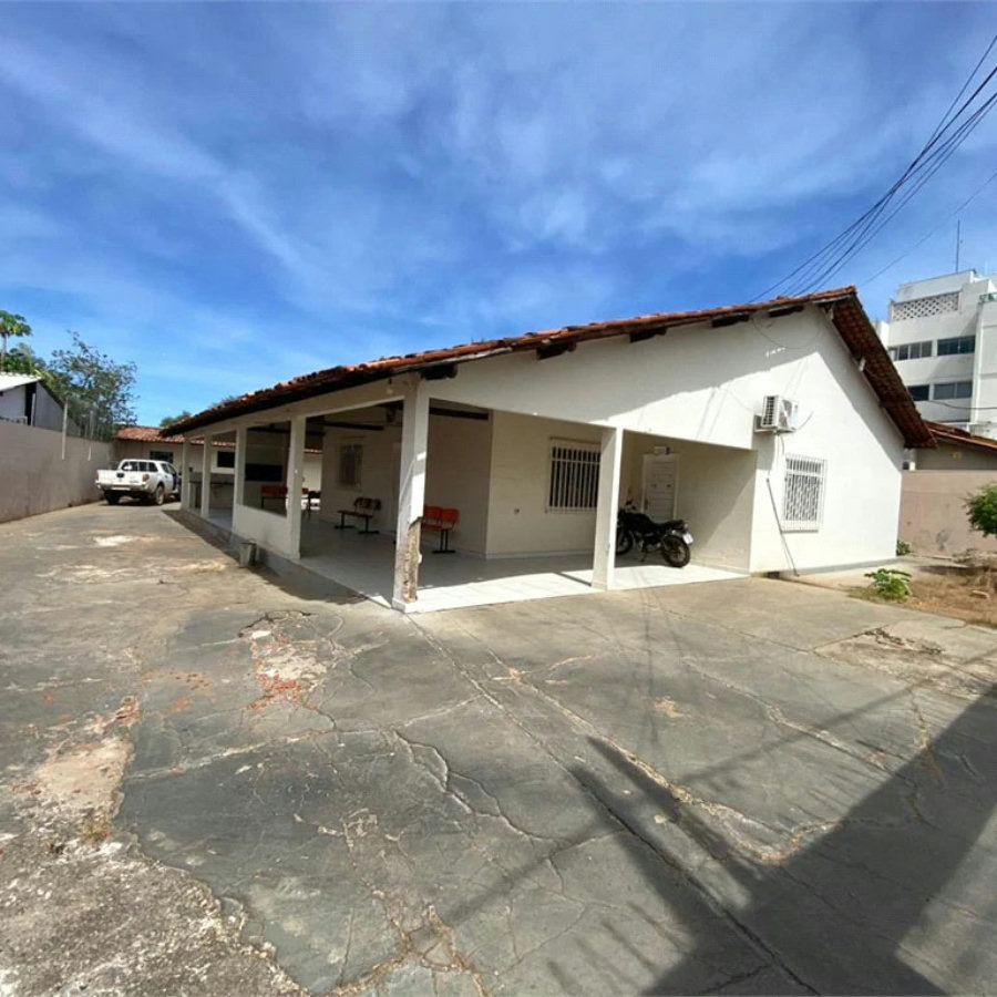 Casa à venda com 5 quartos no Centro, Balsas, MA
