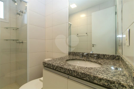 Apartamento com 02 dormitórios, sendo 1 suíte com 02 vagas de garagem