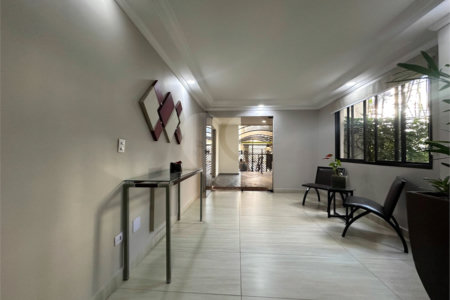 Apartamento de 48m2 à venda com 2 dormitórios e 1 vaga na Bosque da Saúde