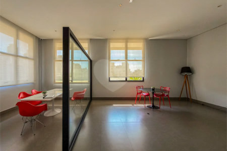 Studio novo com 33m² e vaga na garagem na região da Aclimação em São Paulo - SP.