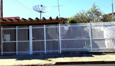Casa Térrea à venda com 4 quartos em Vila Prado, São Carlos, SP