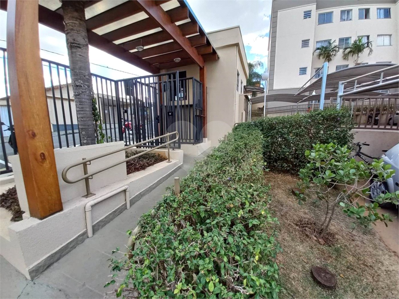 Apartamento no Condomínio Mont Vernon .