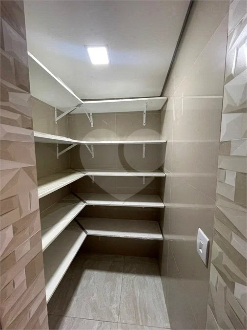 Casa para alugar com 3 quartos, sendo 1 suíte, no condomínio Florenz, Mogi das Cruzes - SP