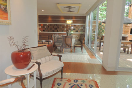 Casa à venda com 4 suítes no condomínio Ville de France, São Paulo - SP