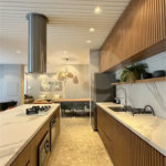 Indaiatuba- Sp - Edificio Athmosfera- R$ 1.800.000,00 - andar alto - 130,00 ms de area util - 3 suites, lavabo, sala 2 ambientes, 3 vagas de garagens - Area de lazer - Brinquedoteca - Piscina - Portão eletrônico - Portaria 24hs - sala de ginástica - Salão de festas - Salão de jogos - Cinema