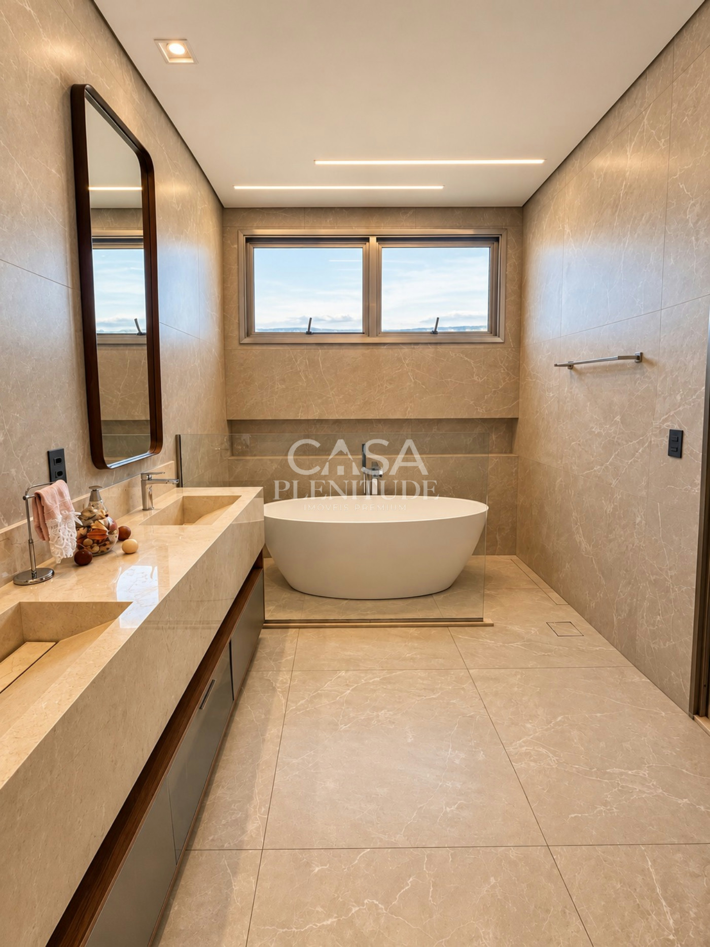Casa nova no Saint Patrick com 926 m², 5 suítes, elevador e piscina aquecida, saúna em Sorocaba