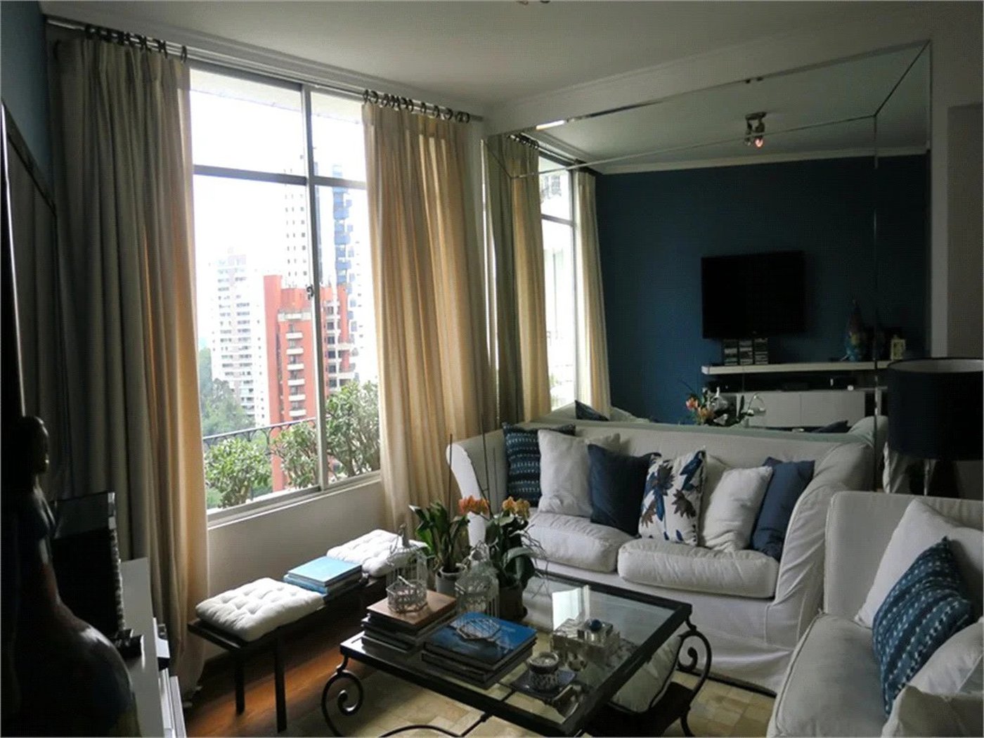 Apartamento à venda com 3 quartos, sendo 1 suíte,  em Jardim Sul, São Paulo, SP