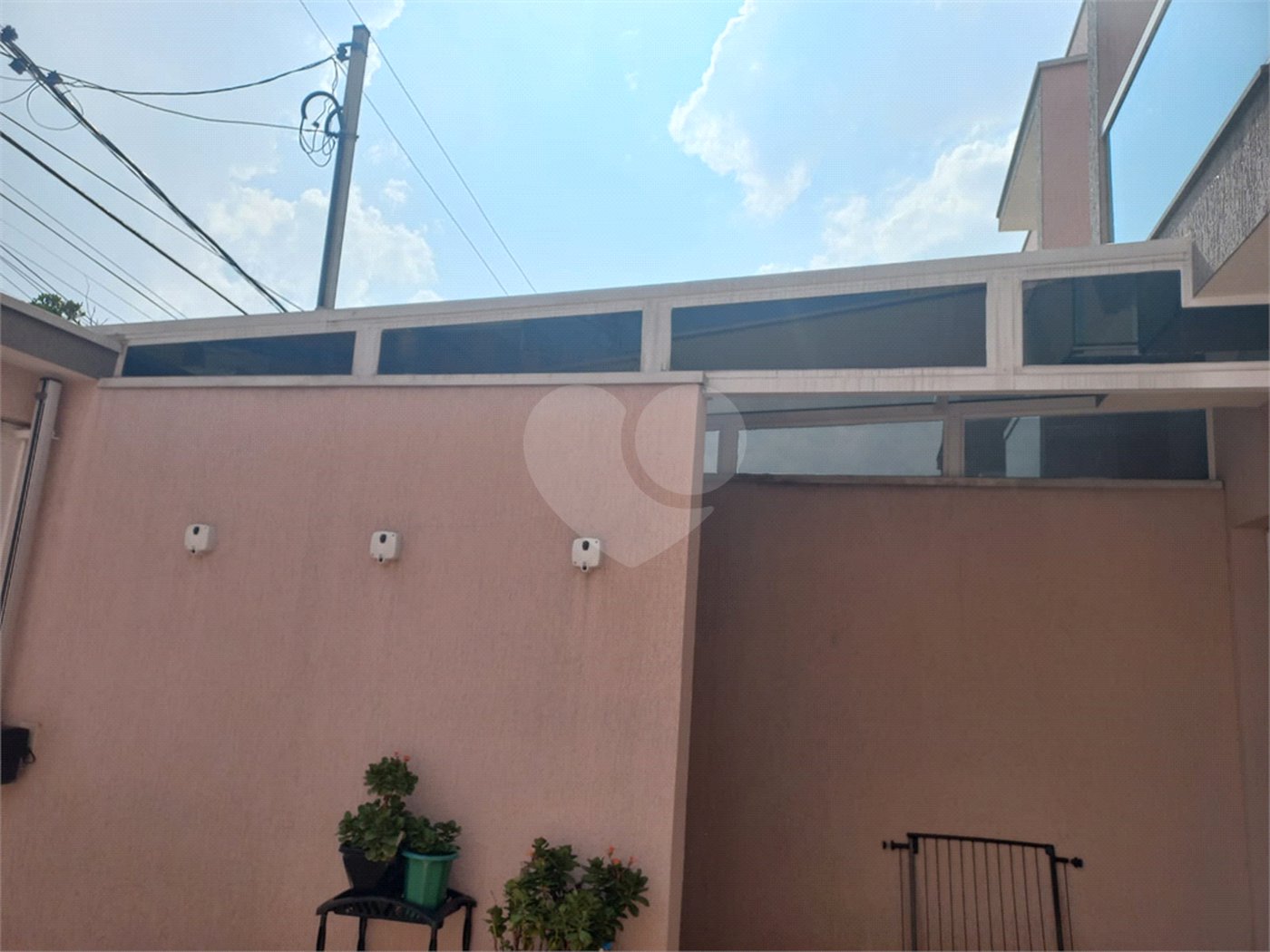 Oportunidade única! Sobrado impecável com 2 suítes e 2 vagas