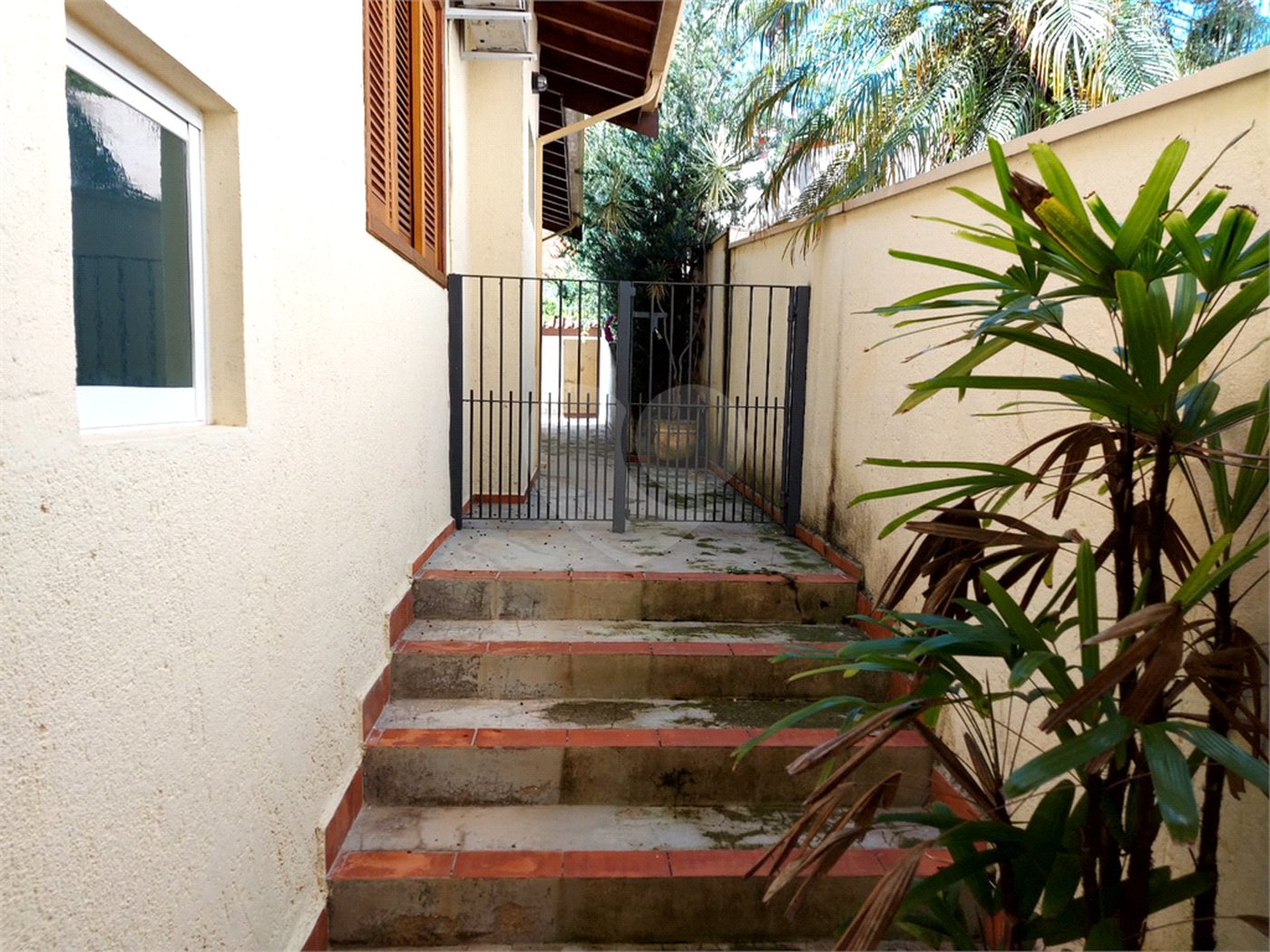 Casa charmosa e elegante localizada no deslumbrante Condomínio Villagio Capriccio Louveira SP