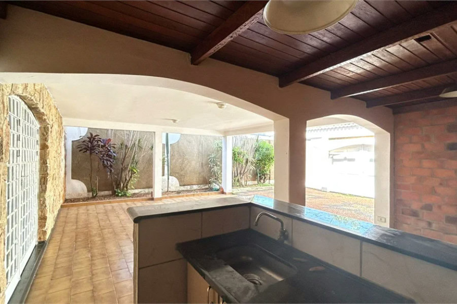 Venda Casa com 4 Dormitórios no Parque Santa Cecília