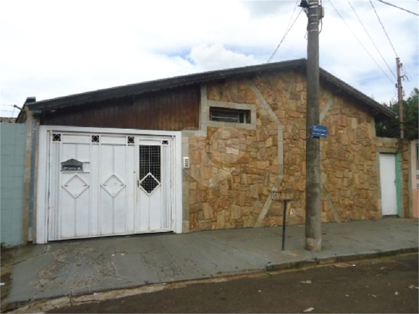 Casa à venda com 3 quartos, sendo 1 suíte, em Azulville I, São Carlos, SP