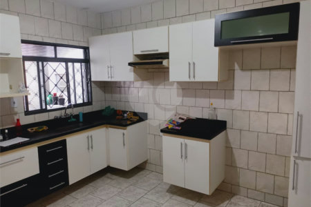 Casa à venda com 4 quartos, em Vila Boa Vista, São Carlos - SP