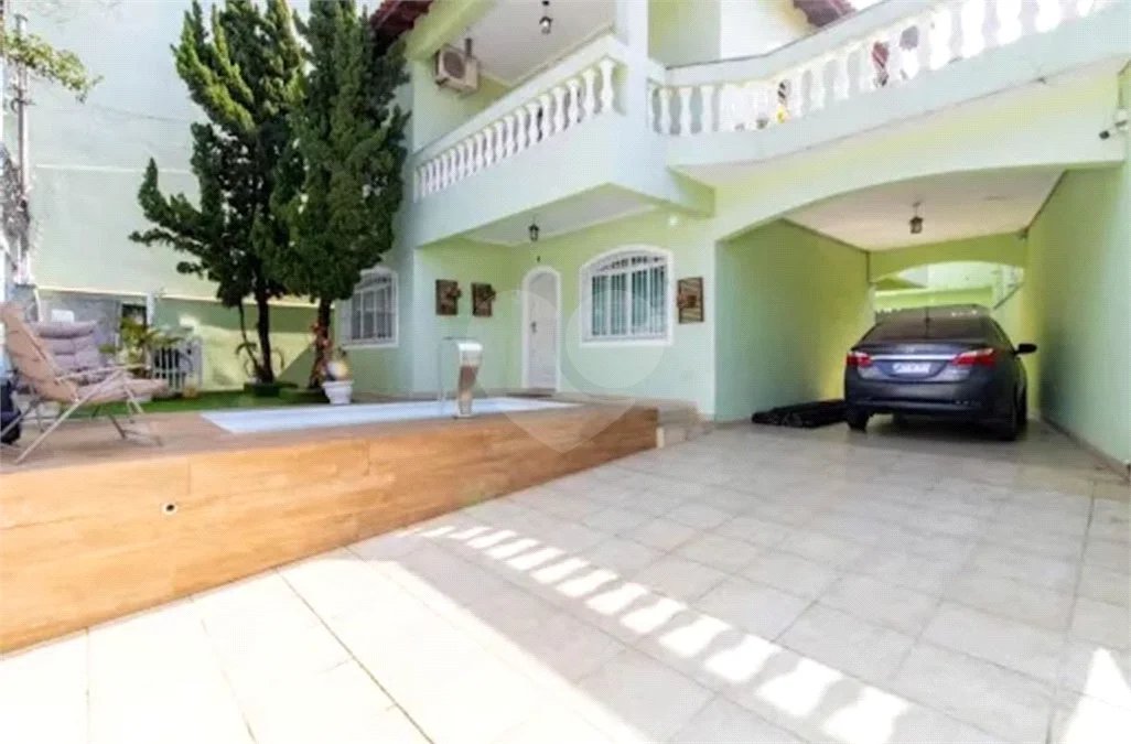 Sobrado à venda no Jardim Bom Clima, com 300 m² com 3 dormitórios piscina e churrasqueira