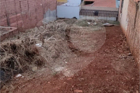 Terreno com 250,00 m² .