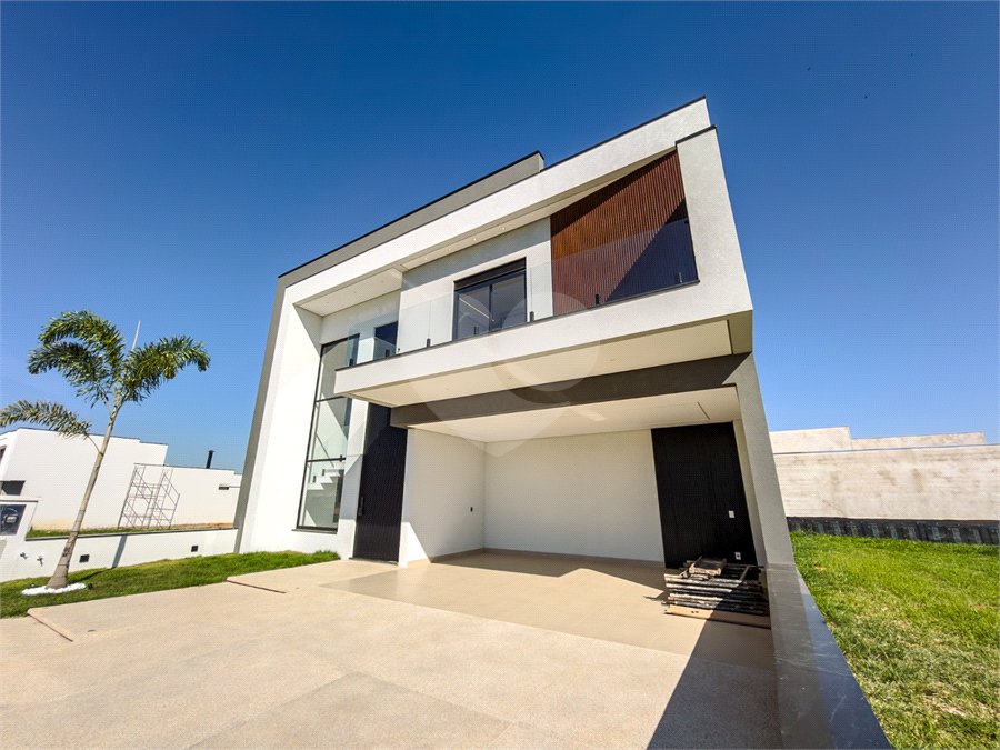 CASA Á VENDA JARDIM RESIDENCIAL DONA MARIA CANDIDA 3 SUÍTES 4 VAGAS DE GARAGEM