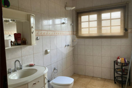 Casa ampla à venda no Vale das Flores em Atibaia