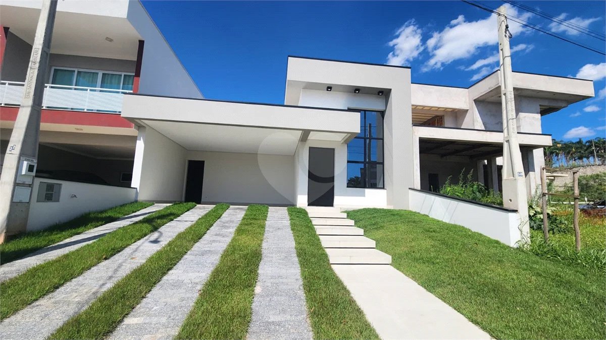 Casa Térrea Recém-Construída à Venda no Condomínio Portal do Bosque – Louveira/SP