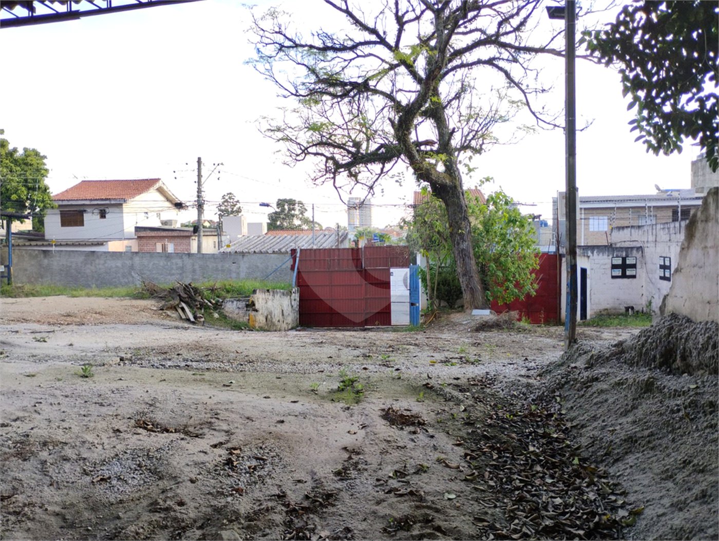 Aluga-se imóvel comercial na Zona Sul com 1500 m2