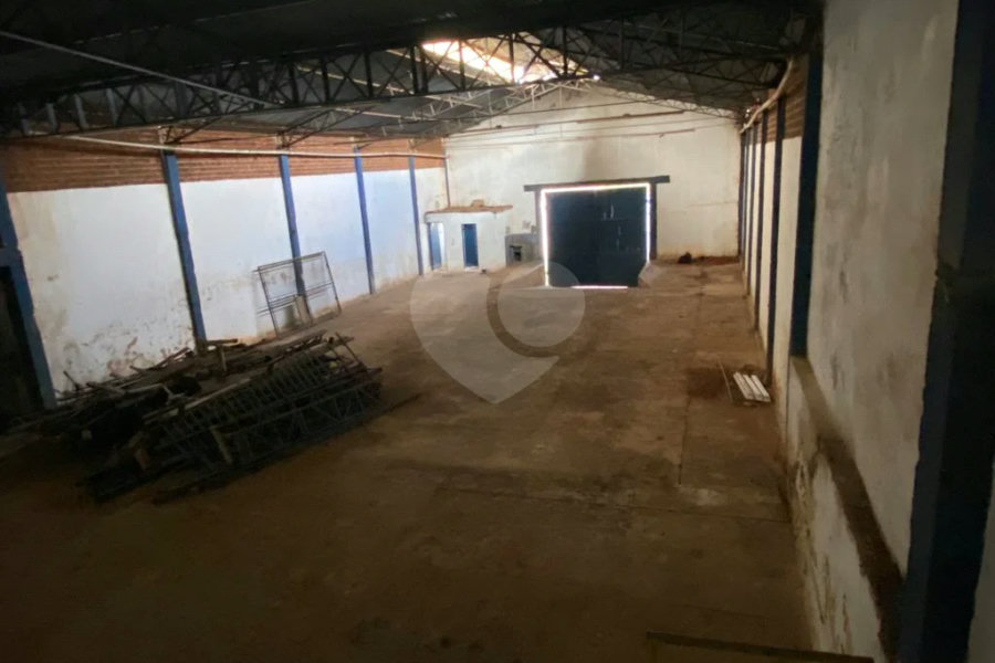 Terreno e Barracão comercial à venda ou locação, no bairro Santa Rosa - Piracicaba/SP.