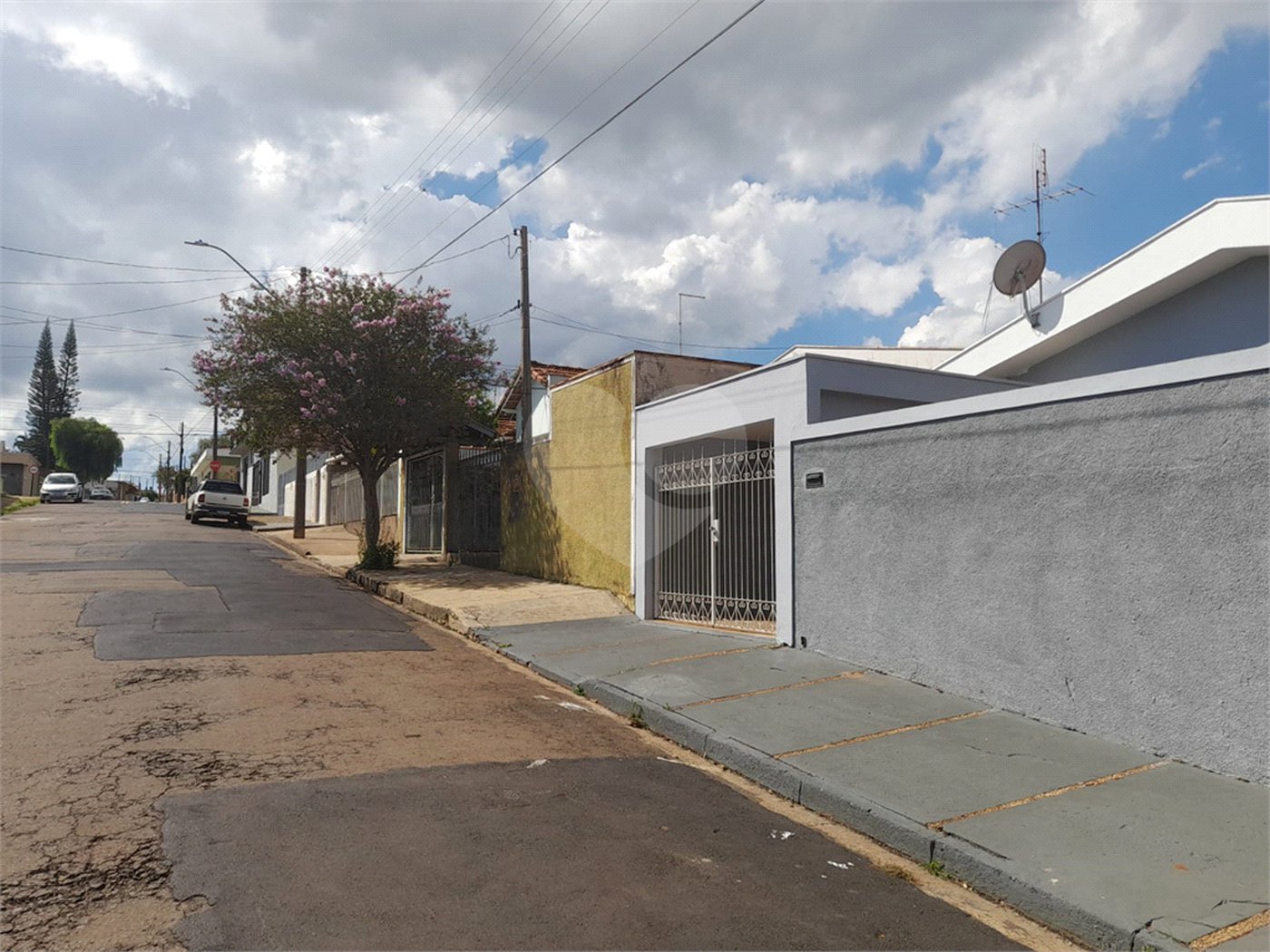 Casa Disponível para Venda ou Locação na Vila Nery – Ideal para Residência ou Comércio