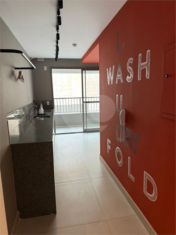 Apartamento - Prox Paulista - 1 quarto - varanda - 1 banheiro - sem garagem