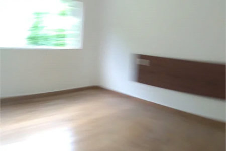 Casa de alto padrão na Granja Viana - Fazendinha Descrição do Imóvel 4 Suítes e 6 vagas de garagem
