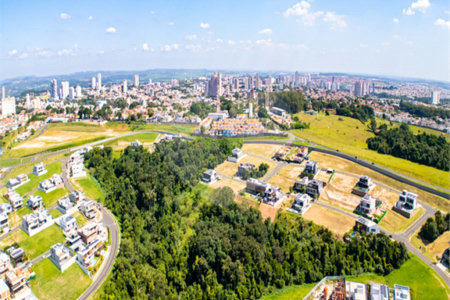Indaiatuba - Villa dos Pinheiros - terreno com 680,37 ms - R$ 1.490.000,00 - condominio - R$ 1.450,00 - iptu - R4 520,00 - Com segurança inteligente, fiação e internet por fibra ótica subterrâneas, gás encanado e uma exuberante área verde preservada com nascentes naturais, Salão de festas, lounge