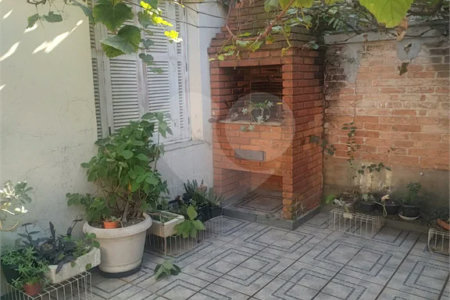 Sobrado à venda na Mooca – 3 dormitórios sendo 1 suíte e 4 vagas de garagem Próximo ao Metrô Bresser Mooca