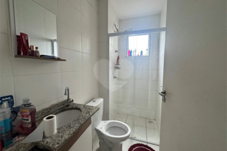 Apartamento de 49m2 á venda, no Parque das Oliveiras, em São Carlos.